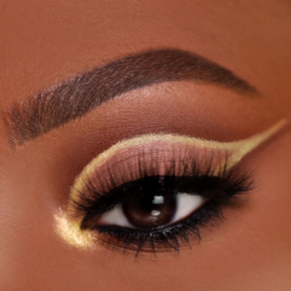 Colourpop x The Child™ Eyeshadow Palette - Picture 8 of 10